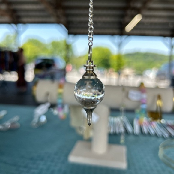 Clear Quartz Sphere Point Pendulum - Picture 1 of 2